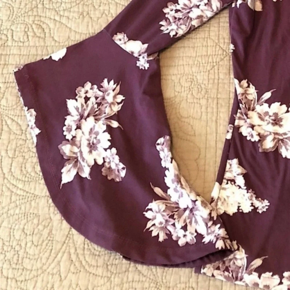 $10 CLEARANCE! Hot Kiss Mauve Velvet Rose Bell Sleeve Top - Picture 7 of 10
